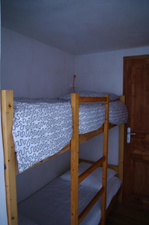 Appartement Dans Chalet De Montagne Bozel 객실 사진
