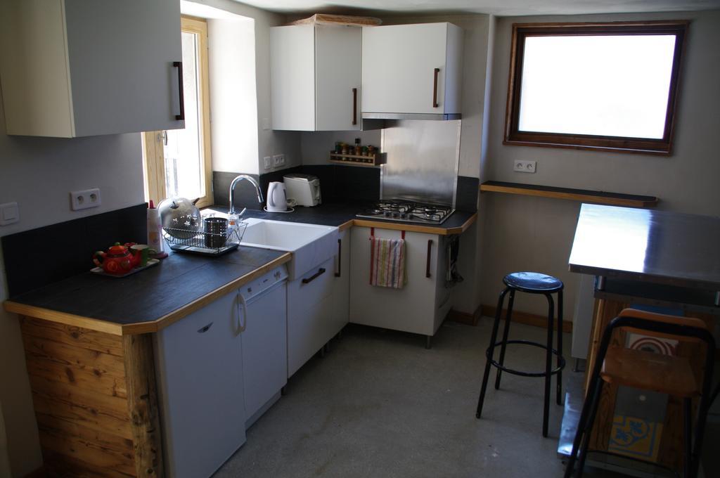 Appartement Dans Chalet De Montagne Bozel 객실 사진