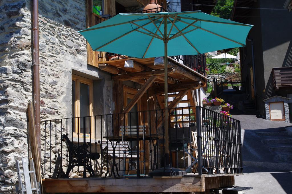 Appartement Dans Chalet De Montagne Bozel 객실 사진